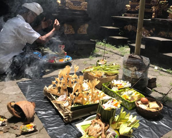 UPACARA PEMBERSIHAN SEBELUM NYEPI
