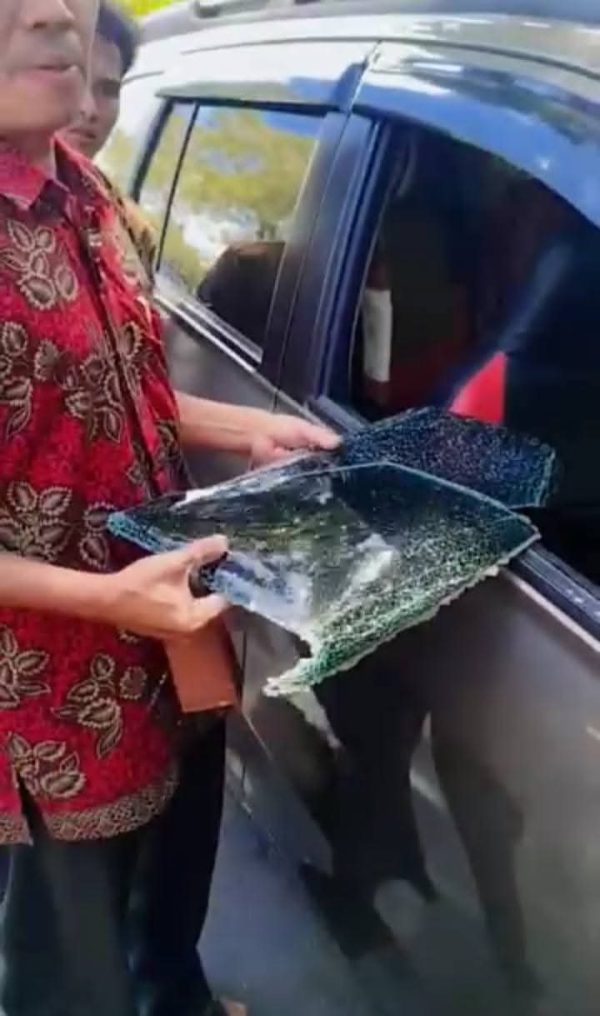 RATUSAN JUTA UANG HILANG! MOBIL DI MAN 1 PRAYA DI BOBOL