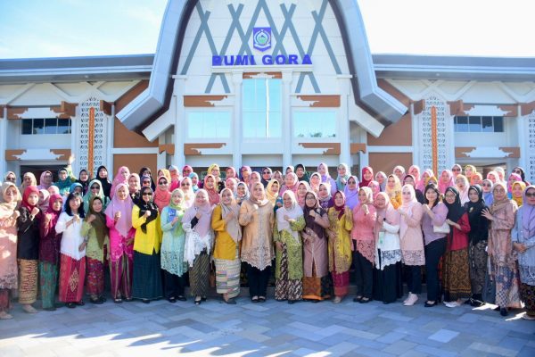 UPACARA HARI KARTINI DI NTB: TEGUHKAN PERAN DAN EKSISTENSI PEREMPUAN